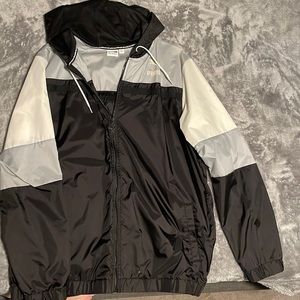 MENS PUMA WINDBREAKER XL